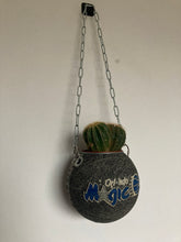 Charger l'image dans la galerie, idee-cadeau-de-noel-basketball-ballon-de-basket-orlando-magic-nba-vase-plante-pot-de-fleur
