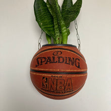 Charger l'image dans la galerie, idee-deco-chambre-basketball-planter-pot-de-fleurs-ballon-de-basket-plante