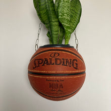 Charger l'image dans la galerie, idee-deco-chambre-basketball-planter-pot-de-fleurs-ballon-de-basket-plante