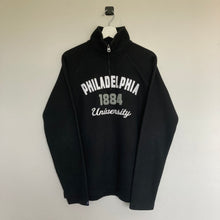 Charger l'image dans la galerie, Sweat university Jansport noir col à zip 1/4 - coupe oversize vintage