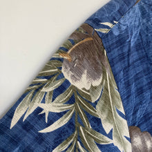 Charger l'image dans la galerie, Chemise hawaienne vintage en soie (S)