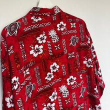 Charger l'image dans la galerie, Chemise hawaïenne rouge à motifs (L/XL)