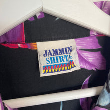 Charger l'image dans la galerie, Chemise hawaïenne vintage noire et violette (L)