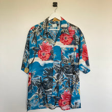 Charger l'image dans la galerie, chemise hawaienne vintage à fleurs ou à motifs homme - magnum