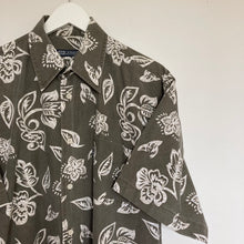 Charger l'image dans la galerie, Chemise hawaïenne grise vintage à fleurs pour homme