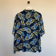 Charger l'image dans la galerie, Chemise hawaïenne à fleurs (L/XL) - Turtle Frip