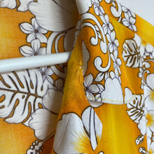Charger l'image dans la galerie, Chemise hawaïenne vintage à fleurs (M/L)