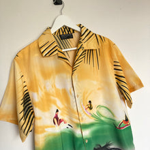 Charger l'image dans la galerie, Chemise hawaïenne jaune motifs surf (M)
