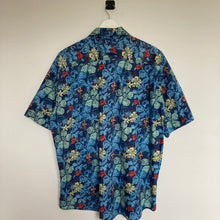 Charger l'image dans la galerie, Chemise hawaïenne à fleurs pour homme grande taille - 100% coton et couleur bleu foncé et pastel