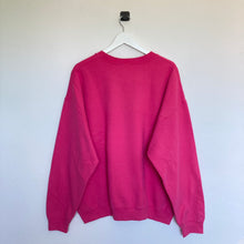 Charger l'image dans la galerie, Sweatshirt américain rose à imprimé (XL)