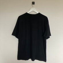 Charger l'image dans la galerie, Tee-shirt vintage noir Hard Rock Café avec flamme (M)