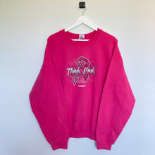 Charger l'image dans la galerie, Sweatshirt américain rose à imprimé (XL)