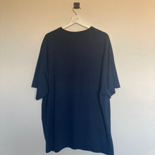 Charger l'image dans la galerie, T-shirt bleu foncé à imprimé Caribbean (2XL)