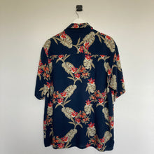 Charger l'image dans la galerie, chemise hawaienne vintage à fleurs ou à motifs homme - magnum