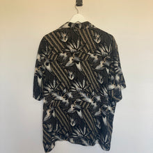 Charger l'image dans la galerie, Chemise à fleurs (L) - Turtle Frip