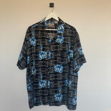 Charger l'image dans la galerie, chemise hawaienne vintage à fleurs ou à motifs homme - magnum