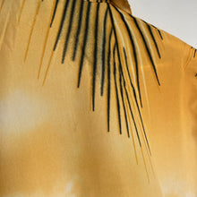 Charger l'image dans la galerie, Chemise hawaïenne jaune motifs surf (M)