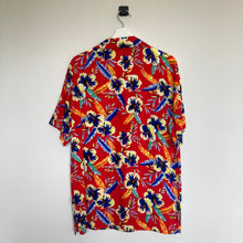 Charger l'image dans la galerie, Chemise hawaïenne rouge à fleurs (M)