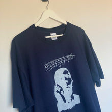 Charger l'image dans la galerie, T-shirt bleu foncé avec imprimé musical (XL)