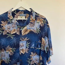 Charger l'image dans la galerie, chemise hawaienne vintage à fleurs ou à motifs homme - magnum