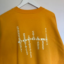 Charger l'image dans la galerie, Sweat vintage homme jaune Made in Haiti