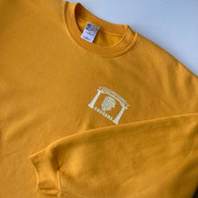 Charger l'image dans la galerie, Sweat vintage homme jaune Made in Haiti