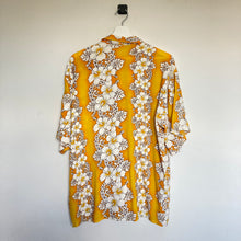 Charger l'image dans la galerie, Chemise hawaïenne vintage à fleurs (M/L)