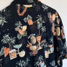 Charger l'image dans la galerie, chemise hawaienne vintage à fleurs ou à motifs homme - magnum