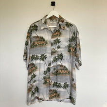 Charger l'image dans la galerie, Chemise hawaïenne vintage bleue claire - motifs palmiers et fleurs