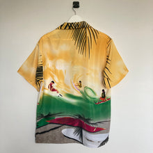Charger l'image dans la galerie, Chemise hawaïenne jaune motifs surf (M)