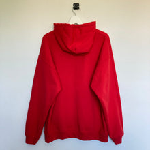Charger l'image dans la galerie, Sweat à capuche rouge à imprimé vintage
