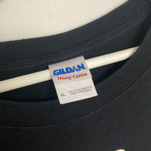 Charger l'image dans la galerie, Tee-shirt vintage noir à imprimé (XL, M/L oversize)