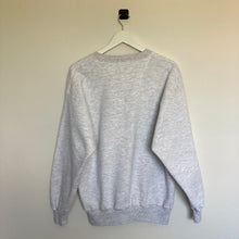 Charger l'image dans la galerie, Sweatshirt vintage made in USA logo brodé (M)