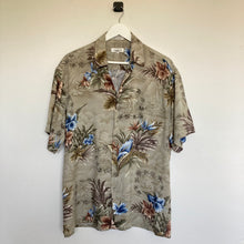Charger l'image dans la galerie, chemise hawaienne vintage à fleurs ou à motifs homme - magnum