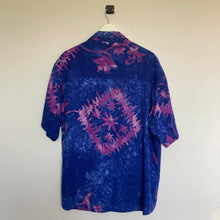 Charger l'image dans la galerie, chemise hawaienne vintage à fleurs ou à motifs homme - magnum