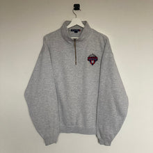 Charger l'image dans la galerie, Sweat col à zip logo brodé (M)