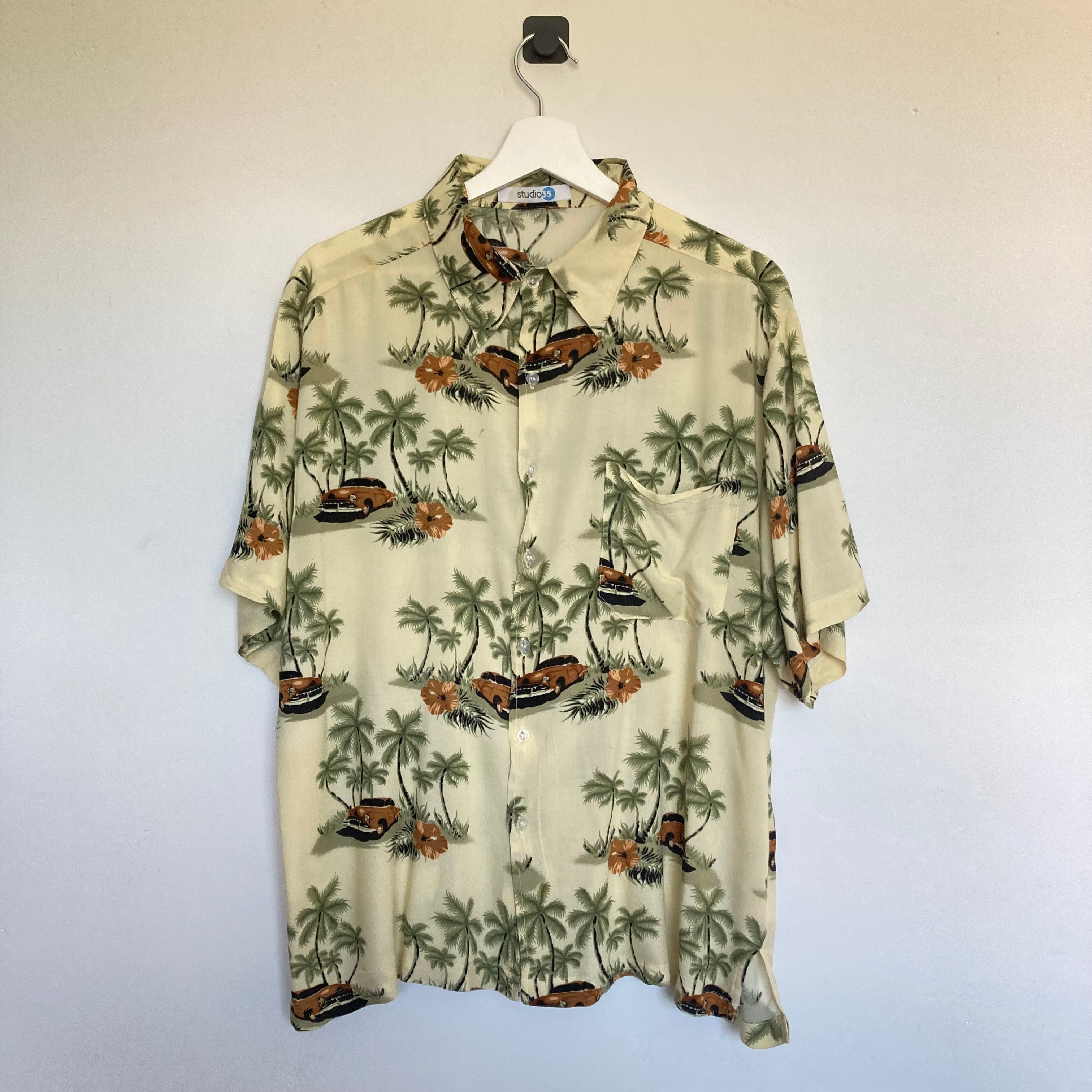 Chemise Hawaïenne Homme Big Dogs Taille XL – Motif Voitures Classiques Et Hibiscus Tropical – En Rayon 100%