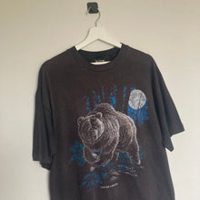 Charger l'image dans la galerie, T-shirt vintage 90's avec motif animal Made in Canada single stitch (M)