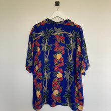 Charger l'image dans la galerie, chemise hawaienne vintage à fleurs ou à motifs homme - magnum