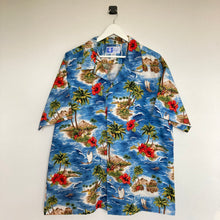 Charger l'image dans la galerie, Authentique chemise hawaïenne vintage 100% Made in Hawaii pour homme - 100% coton et motifs hawaïens bleus et multicolores