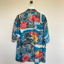 Charger l'image dans la galerie, chemise hawaienne vintage à fleurs ou à motifs homme - magnum