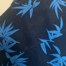 Charger l'image dans la galerie, Chemise hawaïenne à fleurs (L/XL) - Turtle Frip