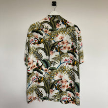 Charger l'image dans la galerie, Chemise hawaïenne à fleurs (M/L)