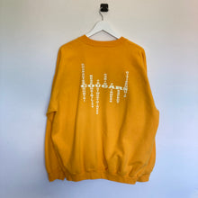 Charger l'image dans la galerie, Sweat vintage homme jaune Made in Haiti