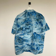 Charger l'image dans la galerie, chemise hawaïenne vintage à fleurs et à motifs pour homme