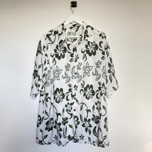 Charger l'image dans la galerie, chemise hawaienne vintage à fleurs ou à motifs homme - magnum