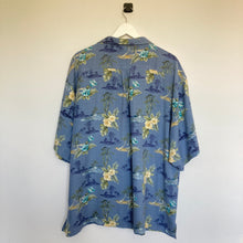 Charger l'image dans la galerie, chemise hawaienne vintage à fleurs ou à motifs homme - magnum