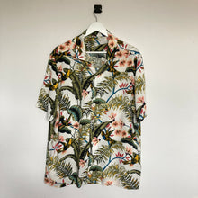 Charger l'image dans la galerie, chemise hawaienne vintage à fleurs ou à motifs homme - magnum