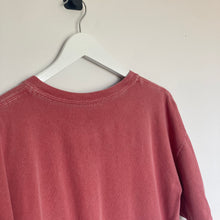Charger l'image dans la galerie, Tee-shirt vintage à imprimé style délavé (M/L)
