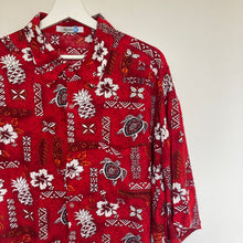 Charger l'image dans la galerie, Chemise hawaïenne rouge à motifs (L/XL)